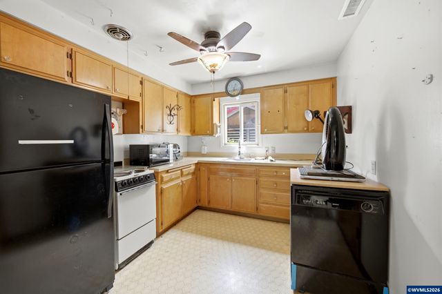 3355 Maywood Dr SE, Salem, OR 97302