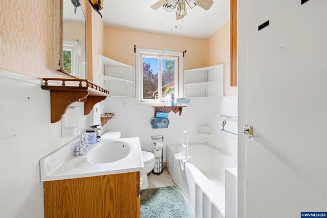 3355 Maywood Dr SE, Salem, OR 97302