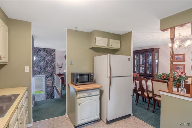8273 Larkspur Drive, Clay, NY 13027