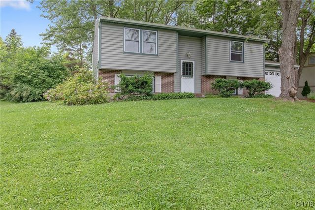 8273 Larkspur Drive, Clay, NY 13027
