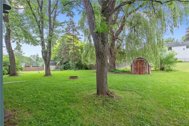 8273 Larkspur Drive, Clay, NY 13027