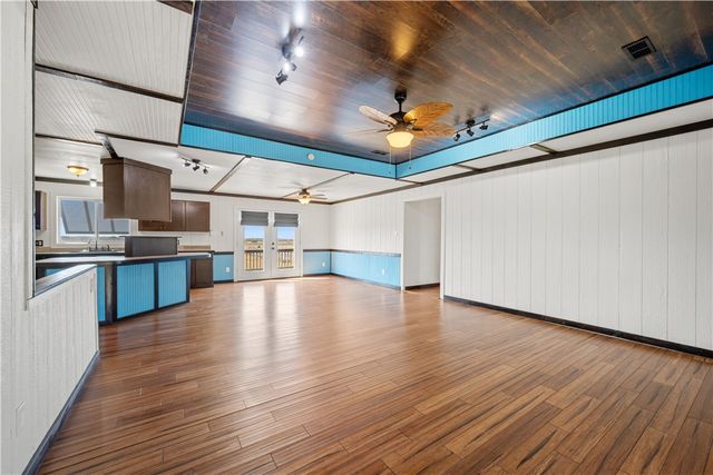 314 Cape Velero Dr, Rockport, TX 78382