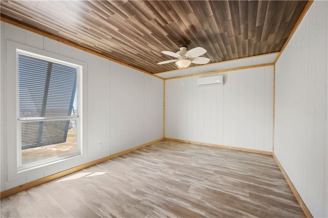 314 Cape Velero Dr, Rockport, TX 78382