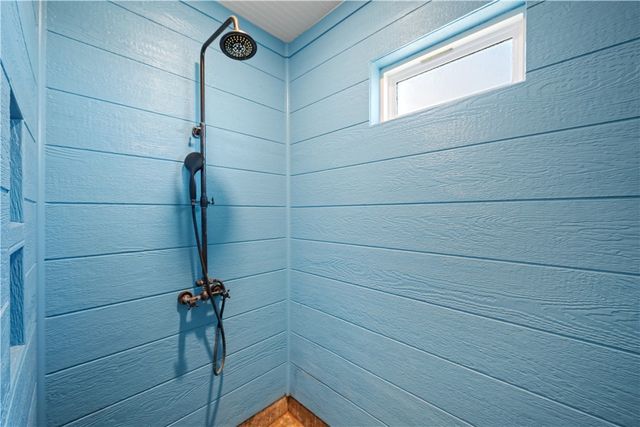 314 Cape Velero Dr, Rockport, TX 78382