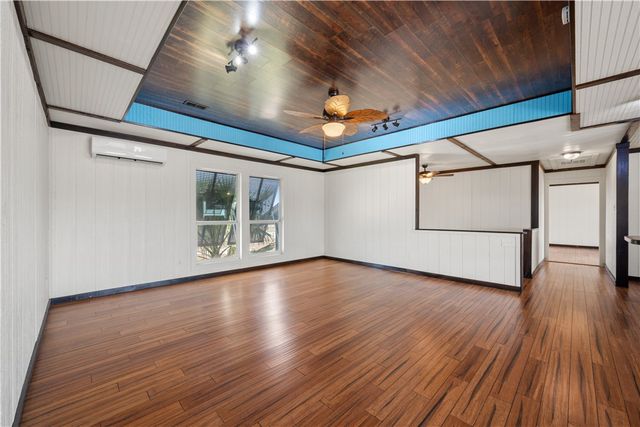 314 Cape Velero Dr, Rockport, TX 78382