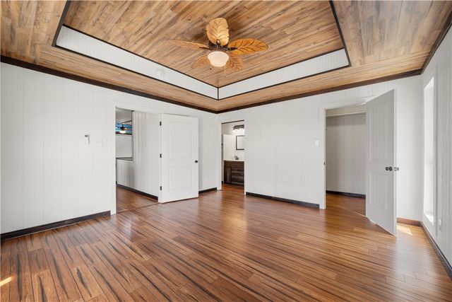 314 Cape Velero Dr, Rockport, TX 78382