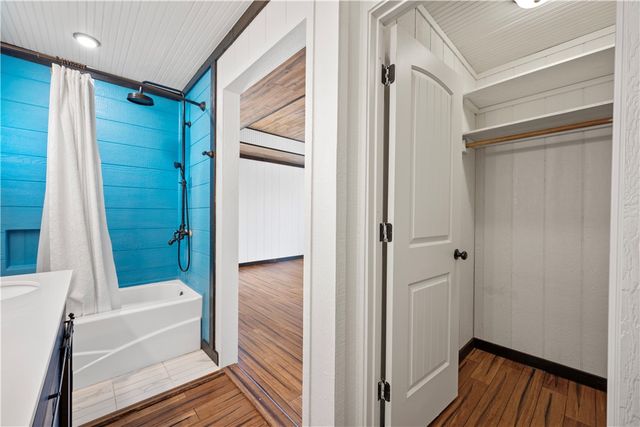 314 Cape Velero Dr, Rockport, TX 78382