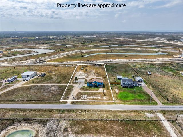 314 Cape Velero Dr, Rockport, TX 78382