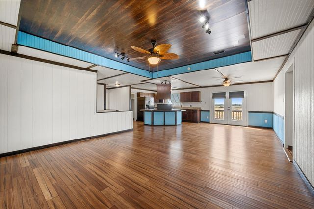 314 Cape Velero Dr, Rockport, TX 78382