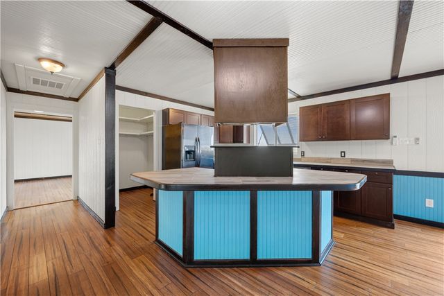 314 Cape Velero Dr, Rockport, TX 78382