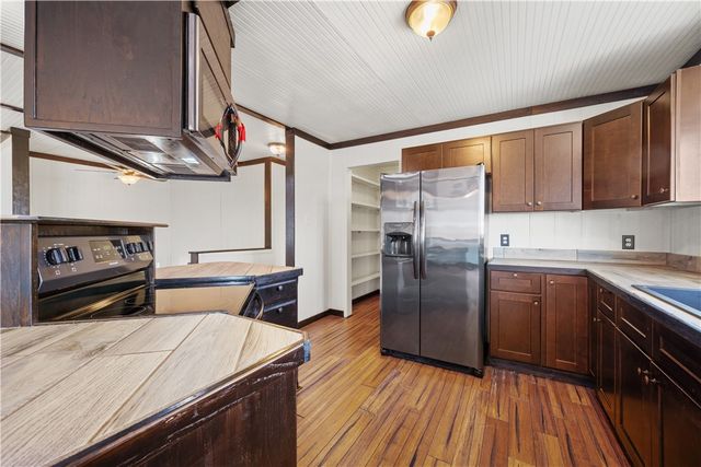 314 Cape Velero Dr, Rockport, TX 78382