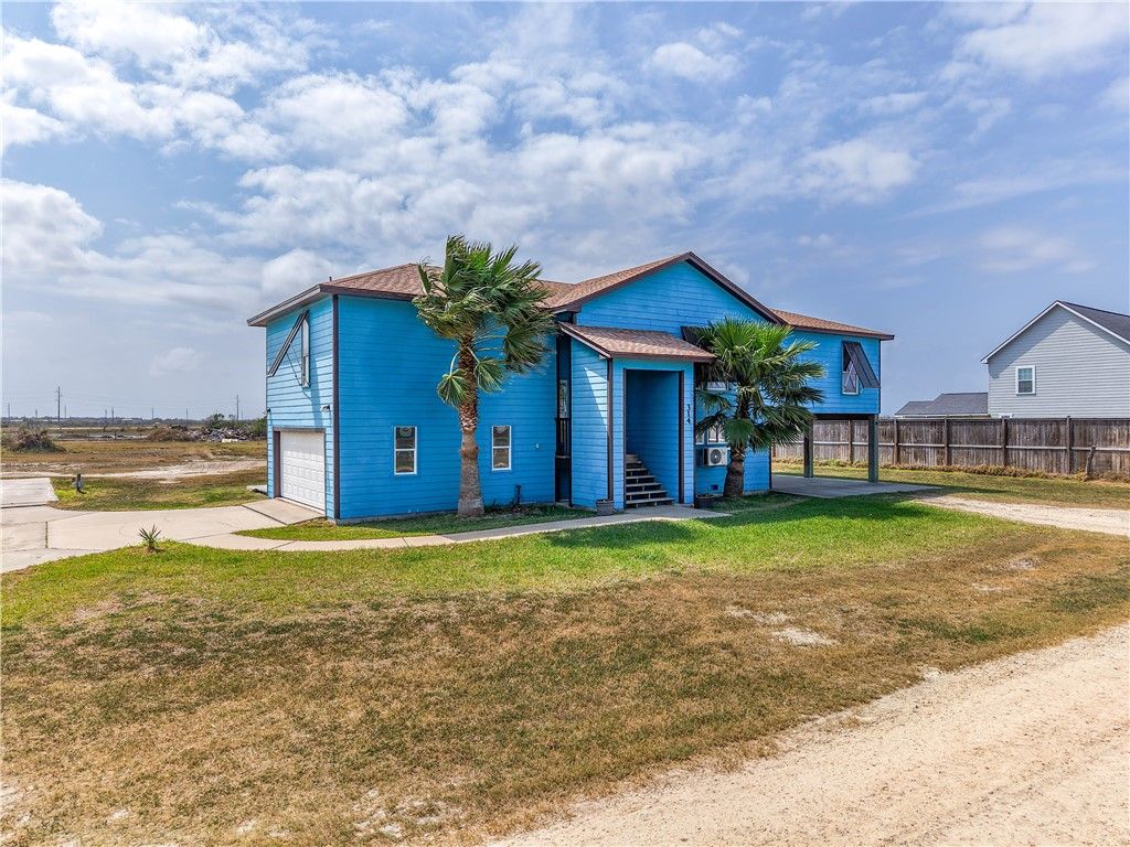 314 Cape Velero Dr, Rockport, TX 78382