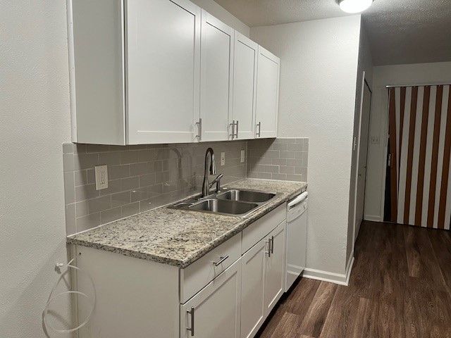 6974 Fallbrook Court W, Fort Worth, TX 76120