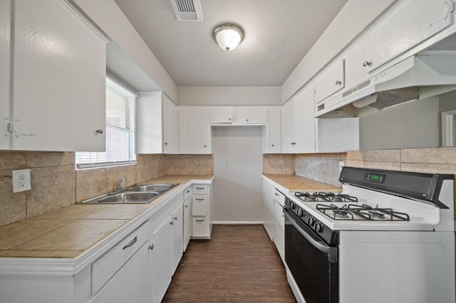 5639 Tiffany Drive, Houston, TX 77085