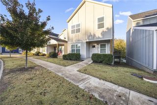 2055 S Florida Way, Fayetteville, AR 72701