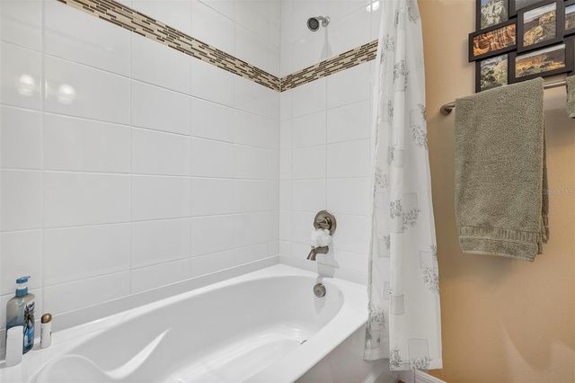 340 ALCOVE DRIVE, Groveland, FL 34736