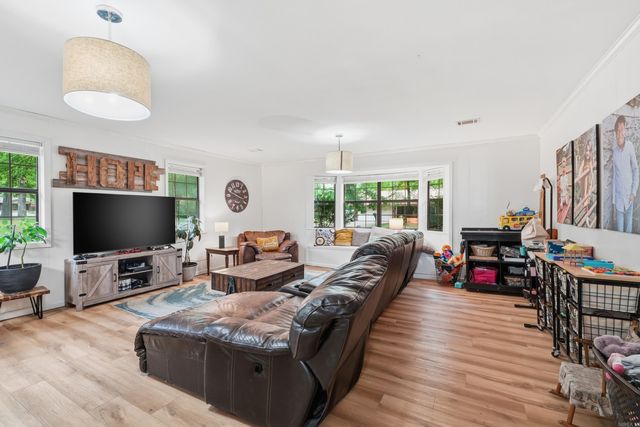 2013 Creekwood, Conway, AR 72032