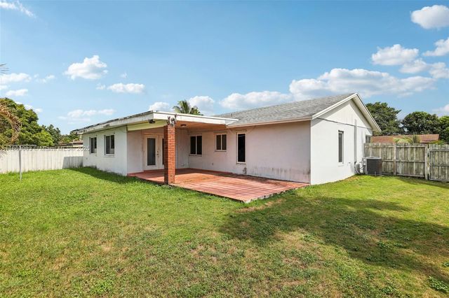 11121 SW 162nd Ter, Miami, FL 33157