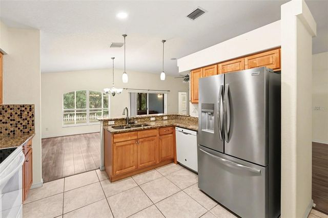 447 DIXIE HIGHWAY, Tarpon Springs, FL 34689