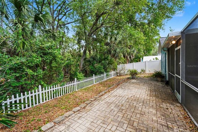 447 DIXIE HIGHWAY, Tarpon Springs, FL 34689