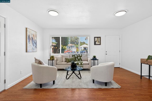 1331 Carlson Blvd, Richmond, CA 94804