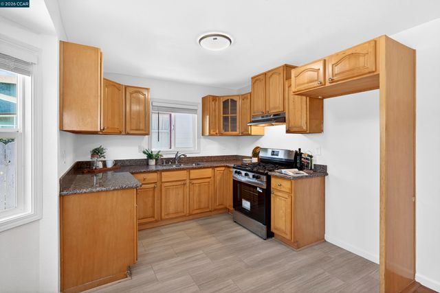 1331 Carlson Blvd, Richmond, CA 94804