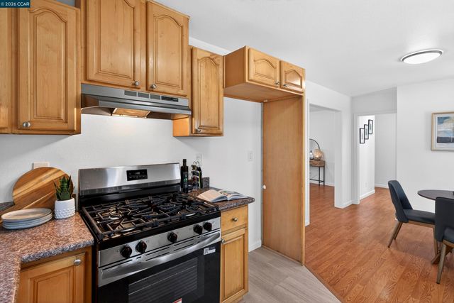 1331 Carlson Blvd, Richmond, CA 94804