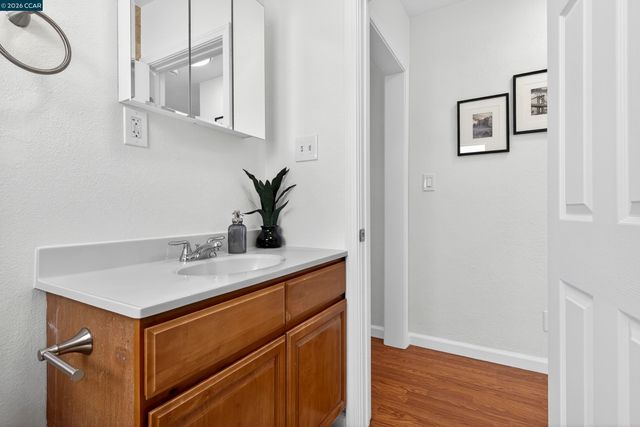 1331 Carlson Blvd, Richmond, CA 94804