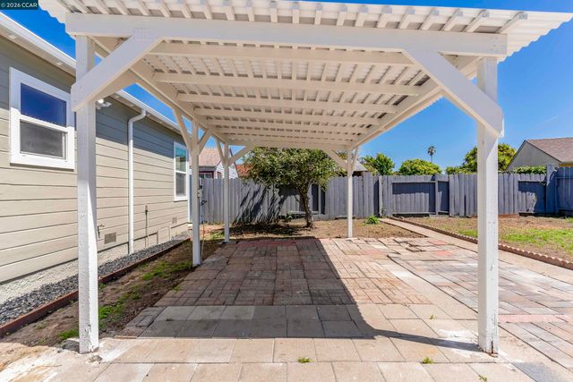 1331 Carlson Blvd, Richmond, CA 94804