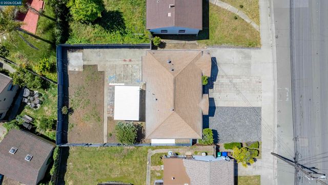 1331 Carlson Blvd, Richmond, CA 94804