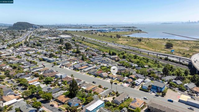 1331 Carlson Blvd, Richmond, CA 94804