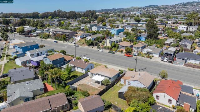 1331 Carlson Blvd, Richmond, CA 94804