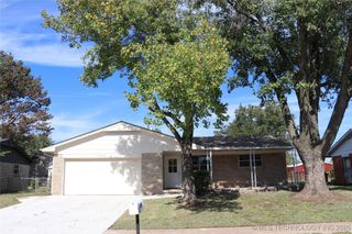 605 W Angus Drive, Sand Springs, OK 74063