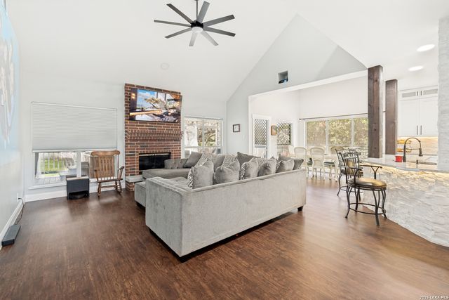 2817 Valencia Ln, Schertz, TX 78154