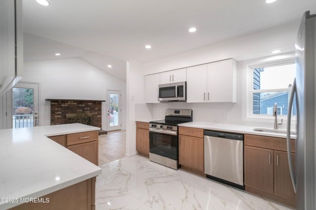 125 N Shore Road, Marmora, NJ 08223