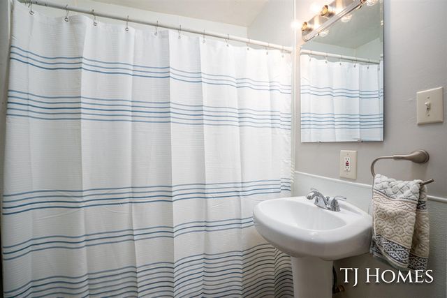 1651 Smith Street, Muskegon, MI 49442