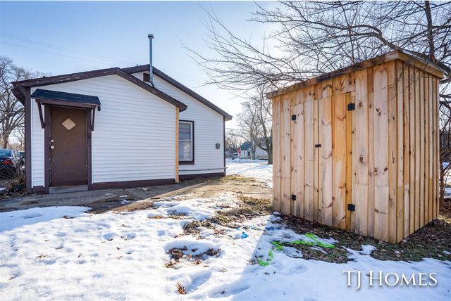 1651 Smith Street, Muskegon, MI 49442