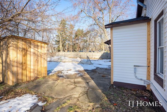 1651 Smith Street, Muskegon, MI 49442