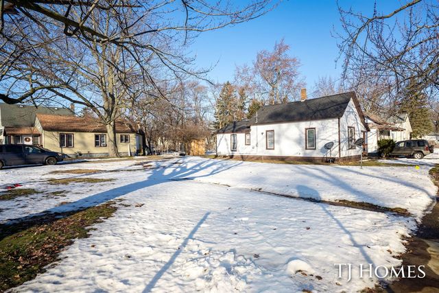 1651 Smith Street, Muskegon, MI 49442