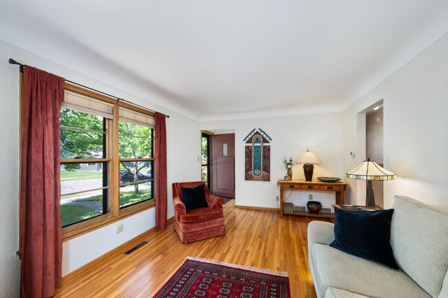 1200 Stryker Avenue, West Saint Paul, MN 55118
