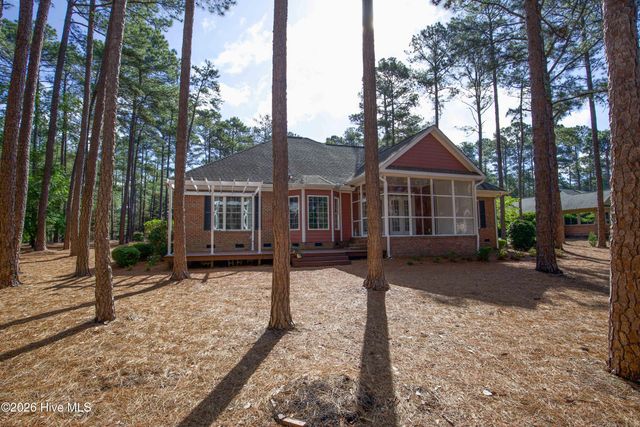 16 Montrose Court, Pinehurst, NC 28374