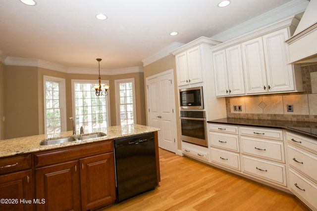 16 Montrose Court, Pinehurst, NC 28374