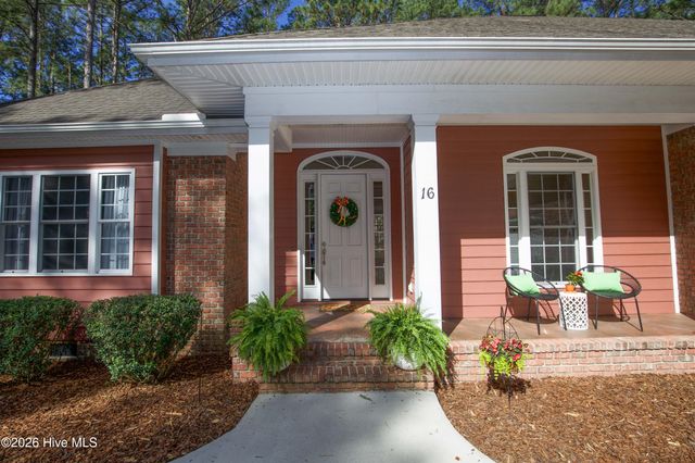 16 Montrose Court, Pinehurst, NC 28374