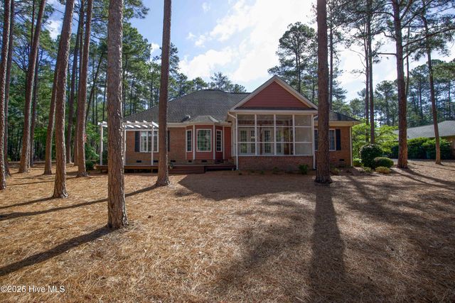 16 Montrose Court, Pinehurst, NC 28374