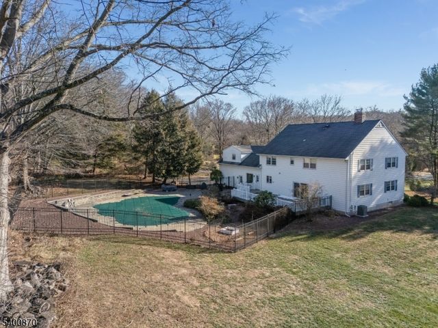 19 Lexington Road, Clinton Twp., NJ 08801