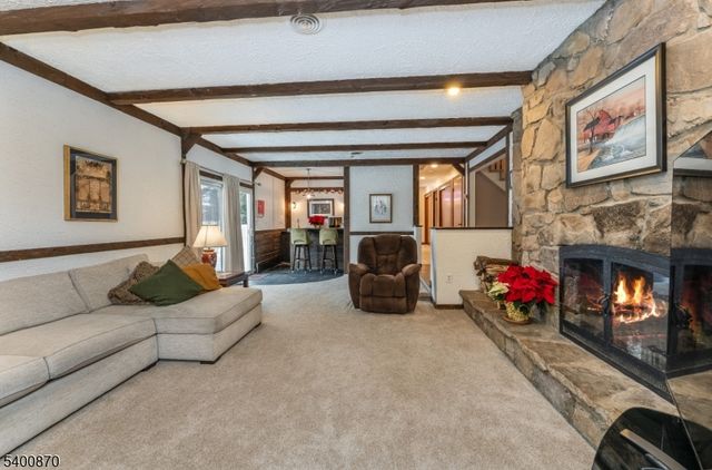 19 Lexington Road, Clinton Twp., NJ 08801