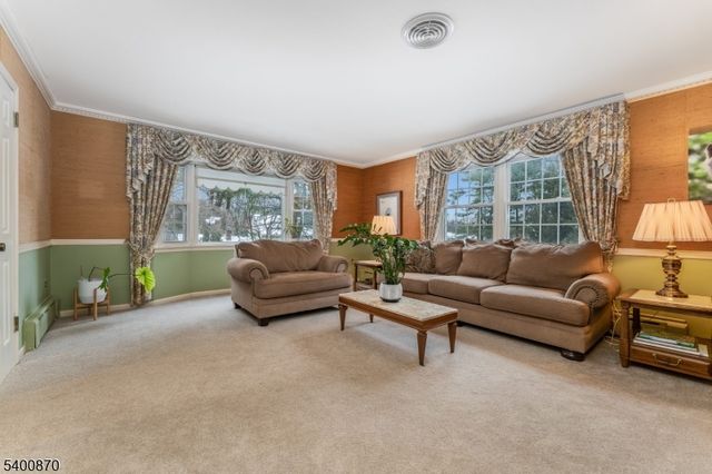 19 Lexington Road, Clinton Twp., NJ 08801