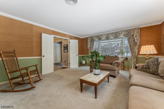 19 Lexington Road, Clinton Twp., NJ 08801