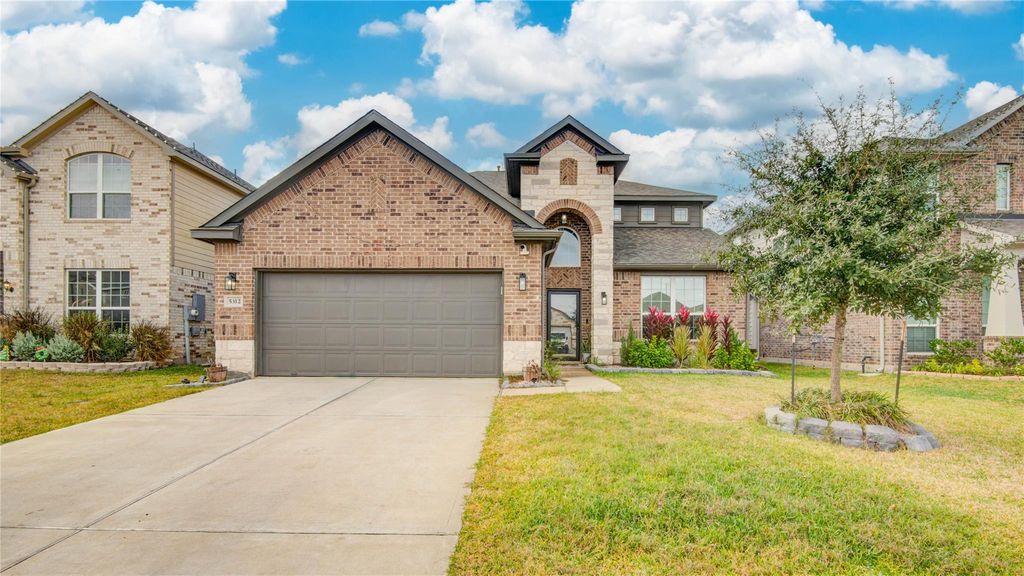 5312 Latigo Court, Alvin, TX 77511