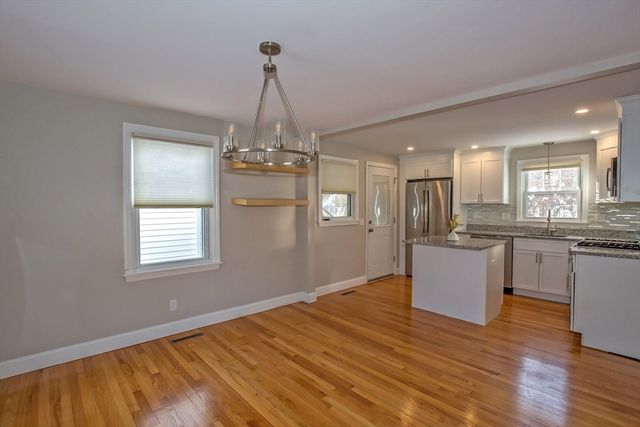 11 Nevins Ave, Longmeadow, MA 01106